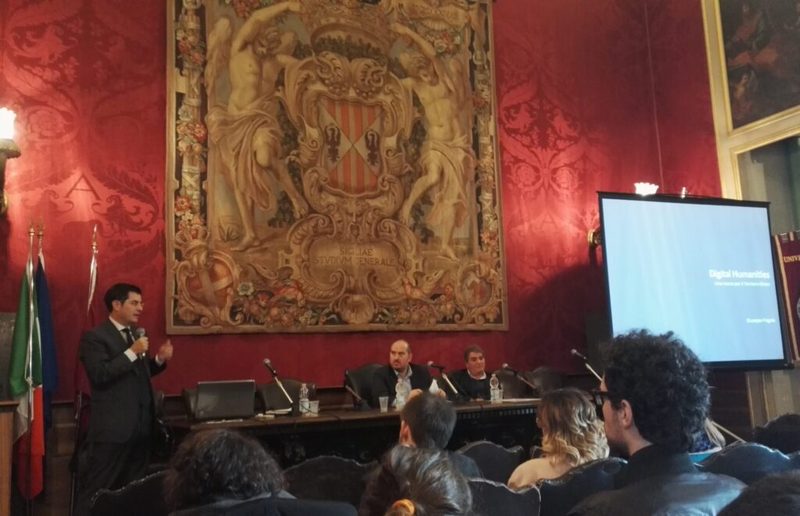 Giuseppe Fragola relatore in una sala dell’Università di Catania